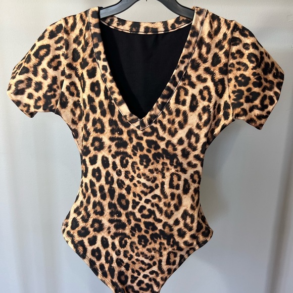 shopyahaira Tops - Sculpting Shape-wear Bodysuit Size Small